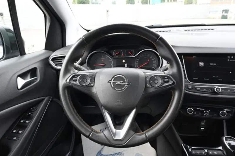 Opel Crossland X usata a Torino (16)