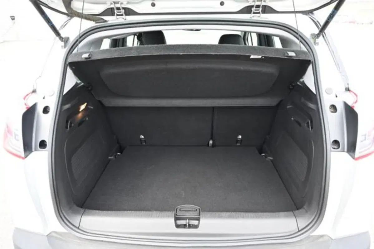 Opel Crossland X usata a Torino (9)
