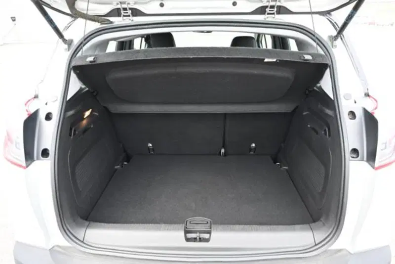Opel Crossland X usata a Torino (9)