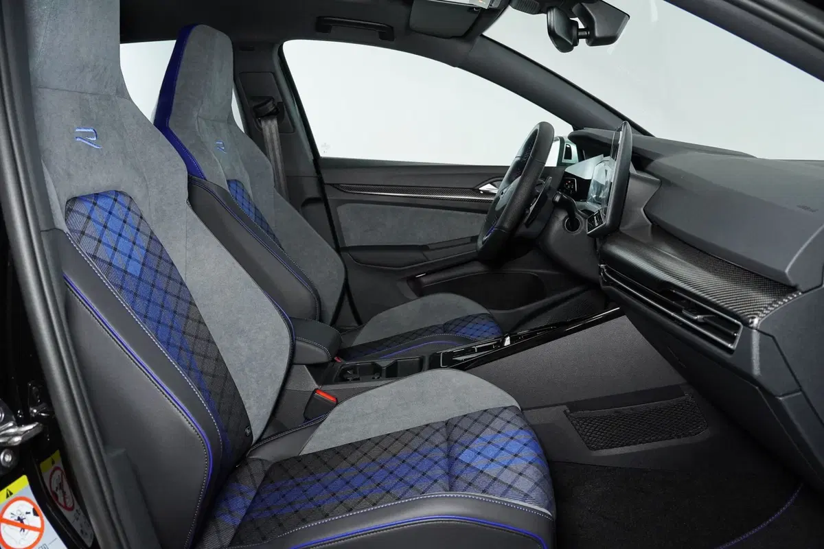 Volkswagen Golf nuova a Perugia (11)