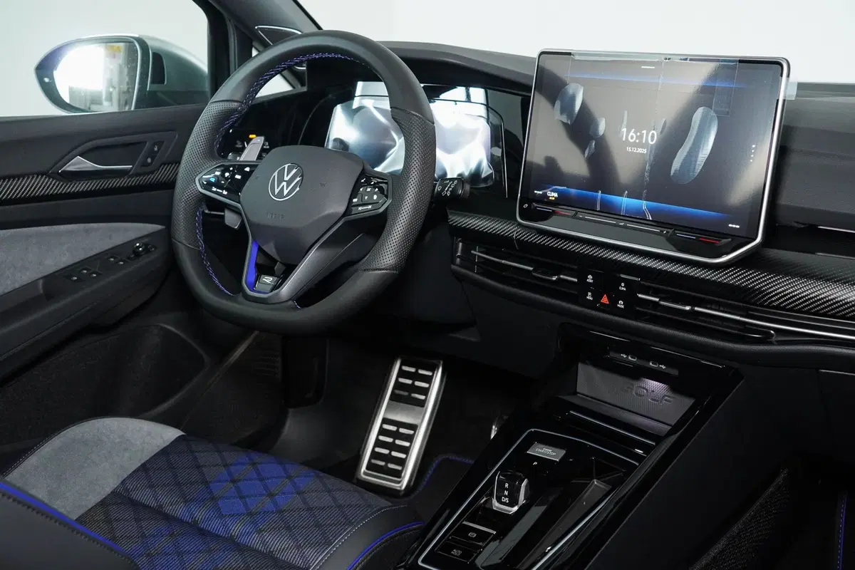 Volkswagen Golf nuova a Perugia (13)