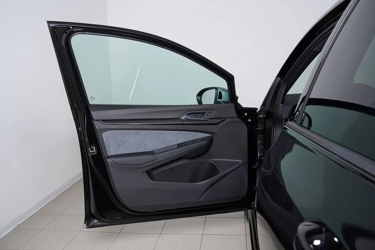 Volkswagen Golf nuova a Perugia (14)
