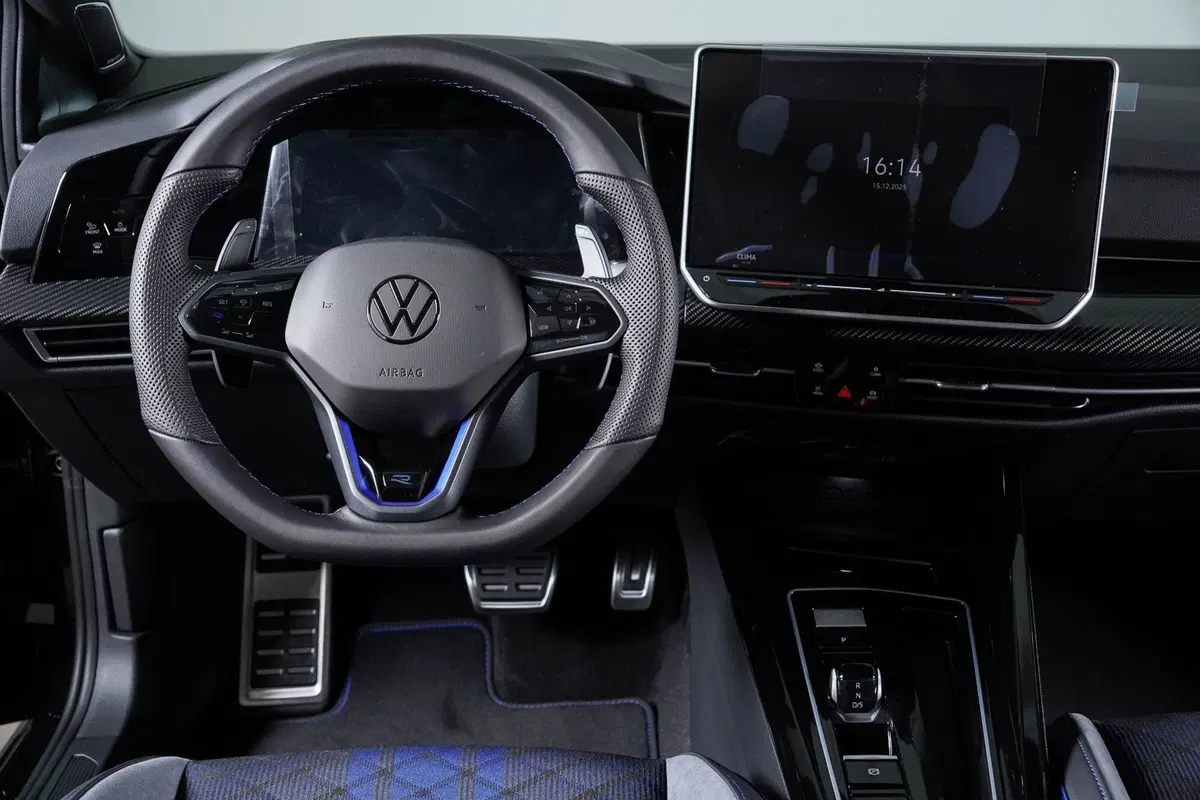 Volkswagen Golf nuova a Perugia (16)