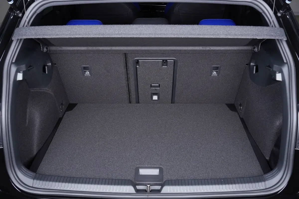 Volkswagen Golf nuova a Perugia (7)