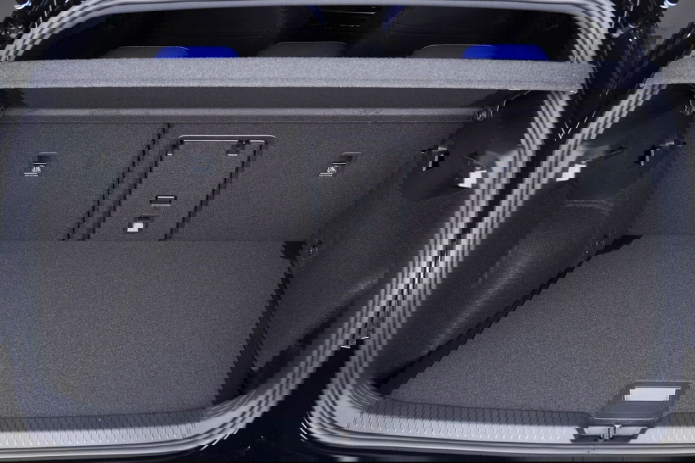 Volkswagen Golf nuova a Perugia (7)