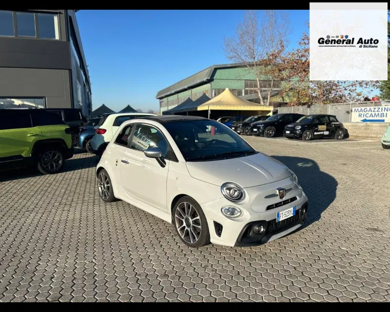 Abarth 595 Cabrio usata a Lucca