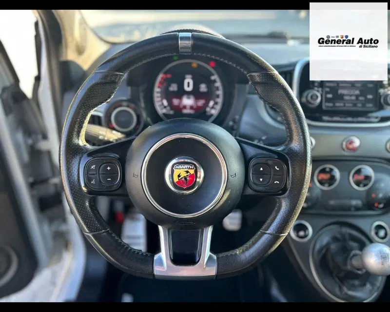 Abarth 595 Cabrio usata a Lucca (14)