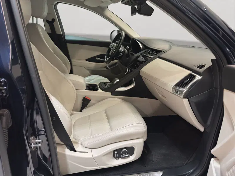 Jaguar E-Pace usata a Latina (3)