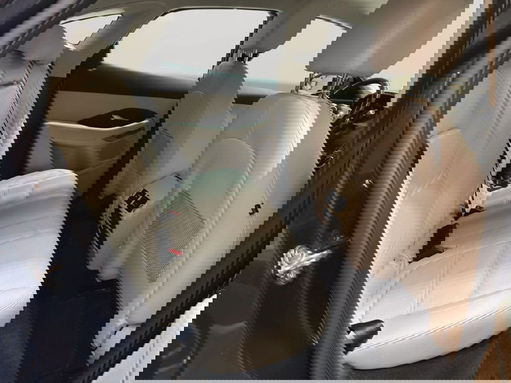 Jaguar E-Pace usata a Latina (5)