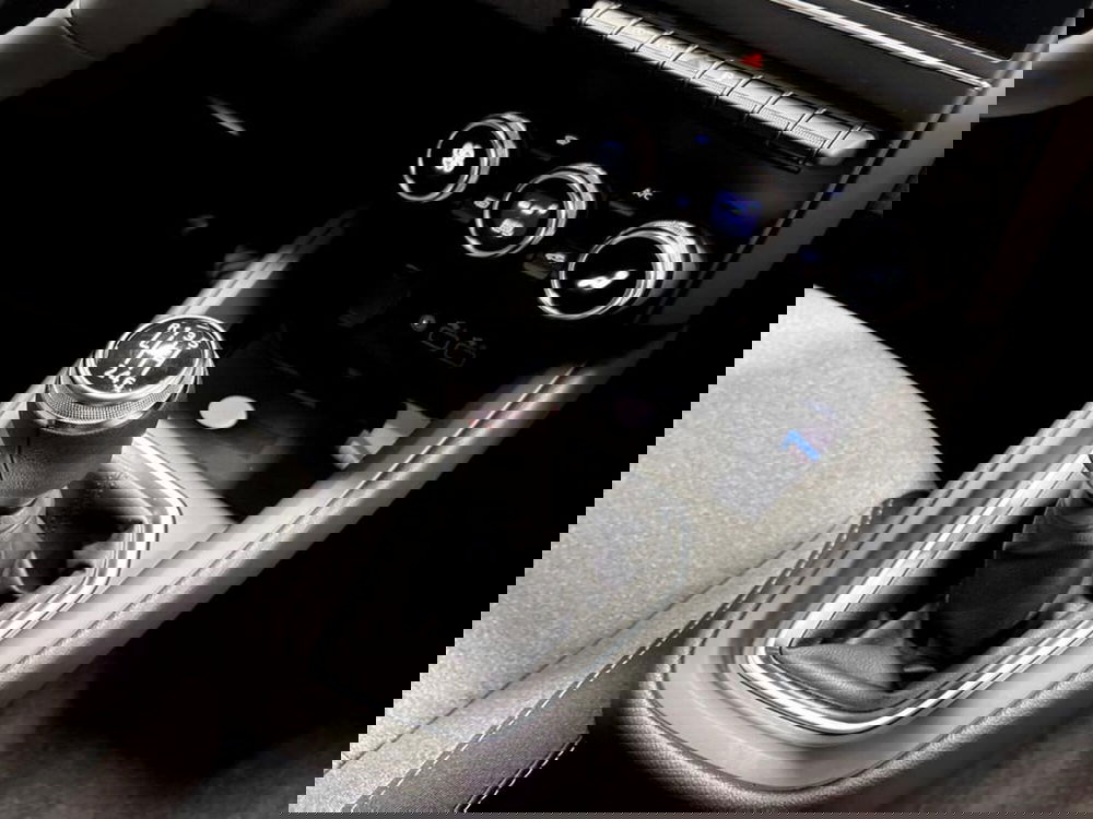 Mitsubishi Colt nuova a Piacenza (15)