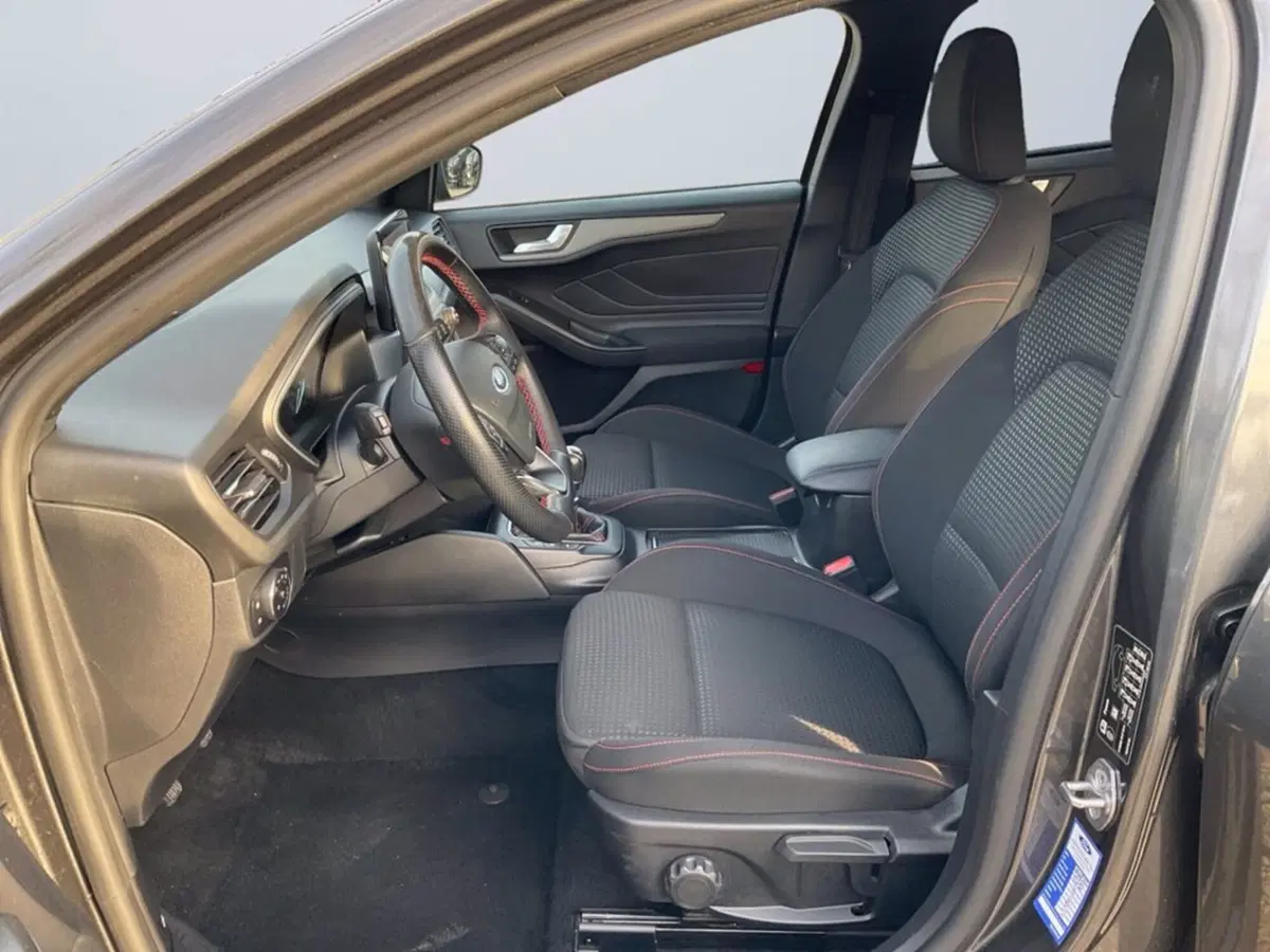 Ford Focus Station Wagon usata a Milano (9)