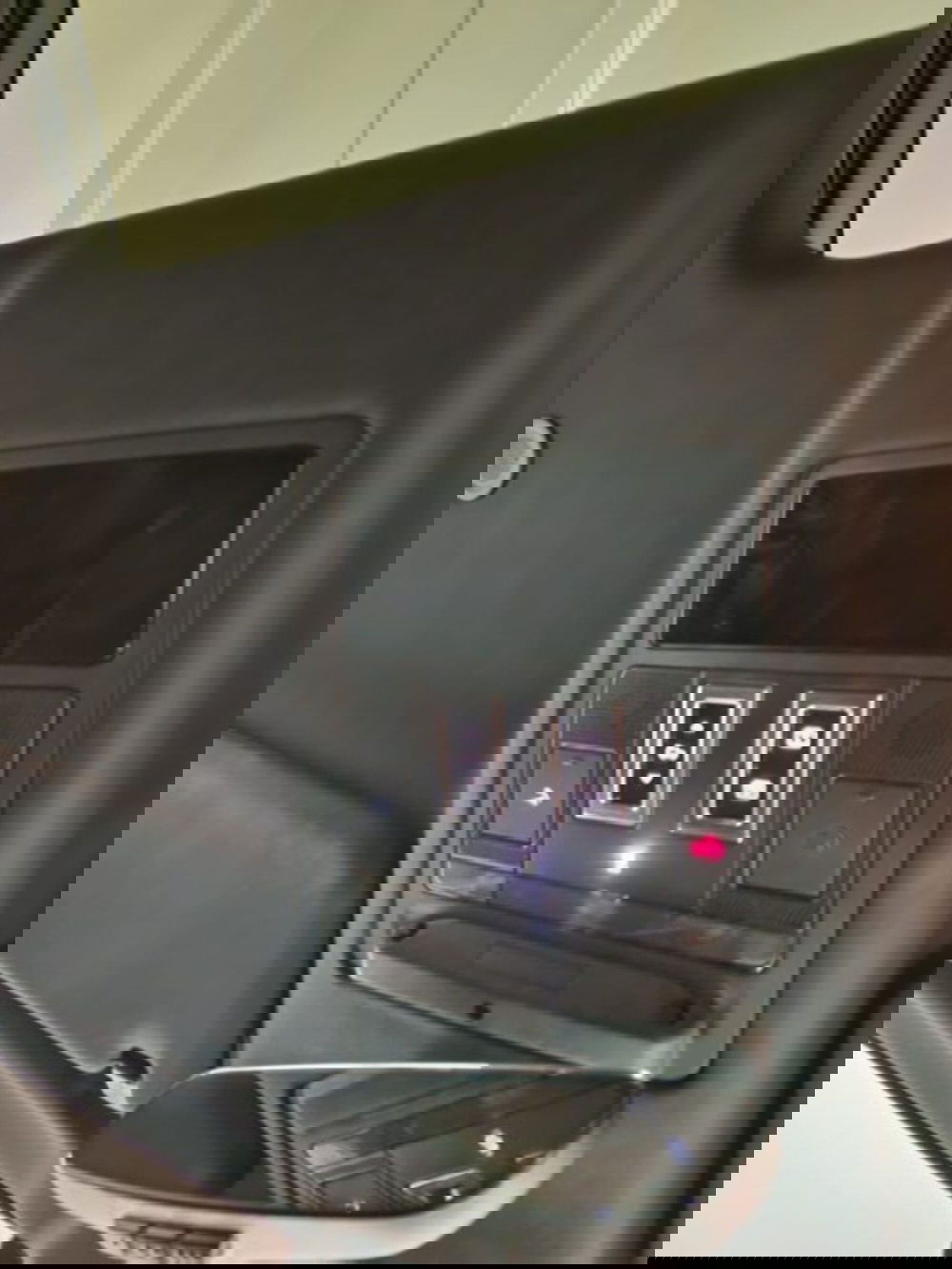 Land Rover Defender usata a Modena (11)