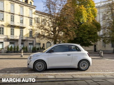 Fiat 500 1.0 hybrid La Prima nuova a Bastia Umbra