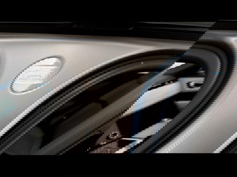 Land Rover Range Rover Velar usata a Varese (12)