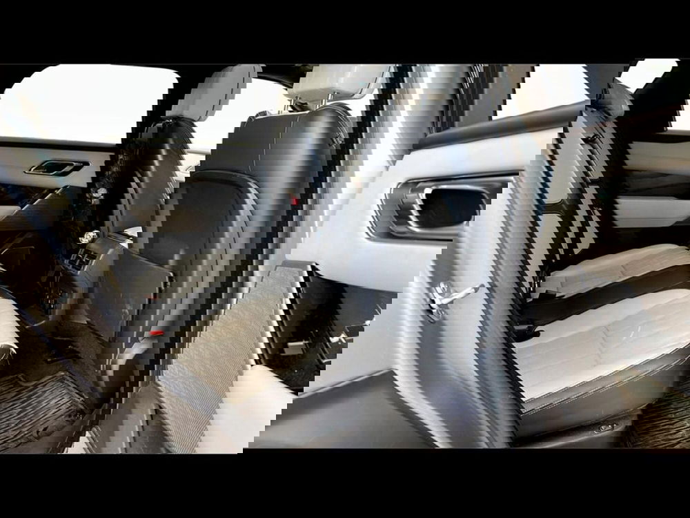 Land Rover Range Rover Velar usata a Varese (5)