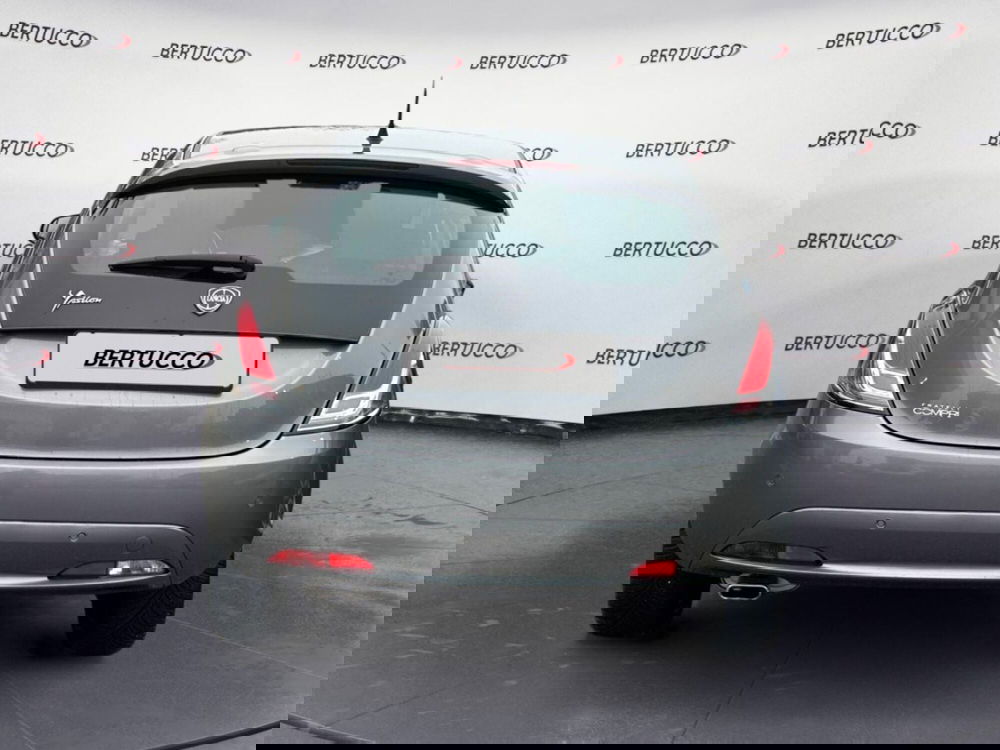 Lancia Ypsilon usata a Verona (4)