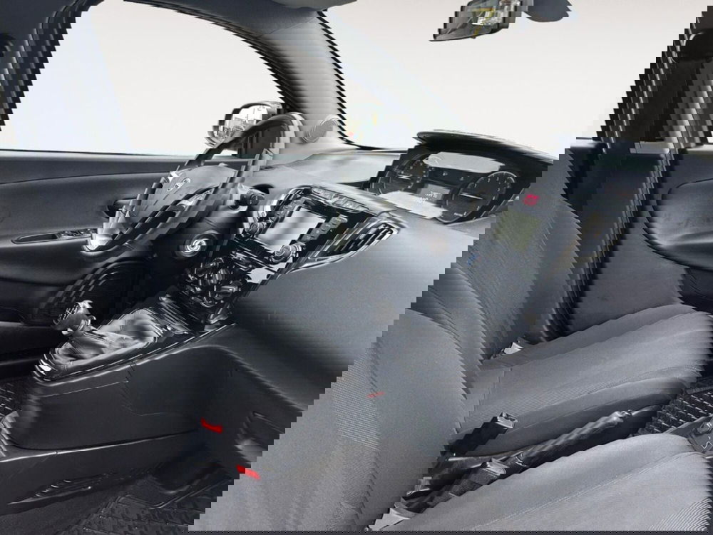 Lancia Ypsilon usata a Verona (8)