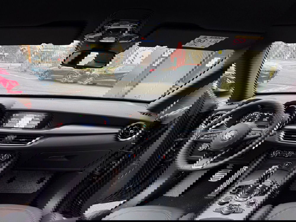 Alfa Romeo Stelvio nuova a Reggio Emilia (10)