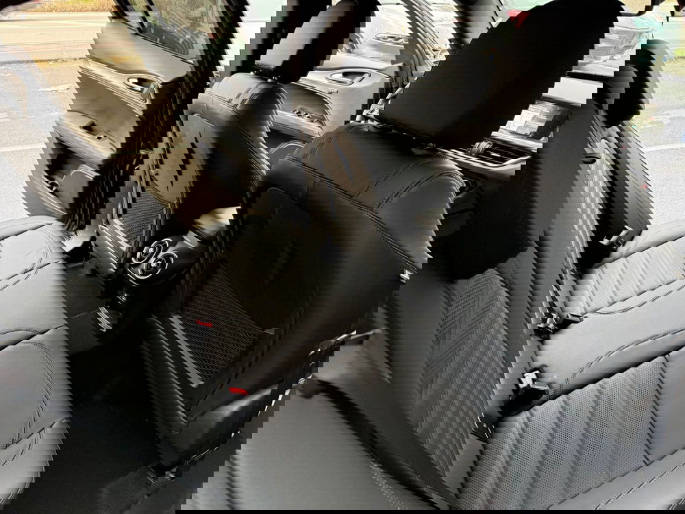 Alfa Romeo Stelvio nuova a Reggio Emilia (11)