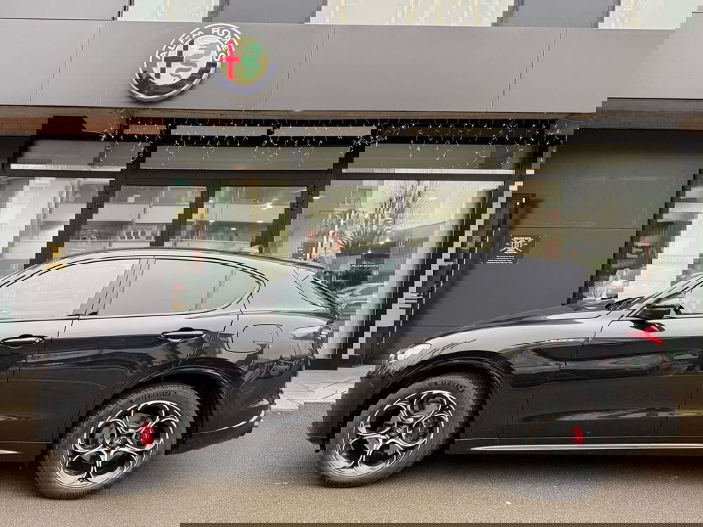 Alfa Romeo Stelvio nuova a Reggio Emilia (3)