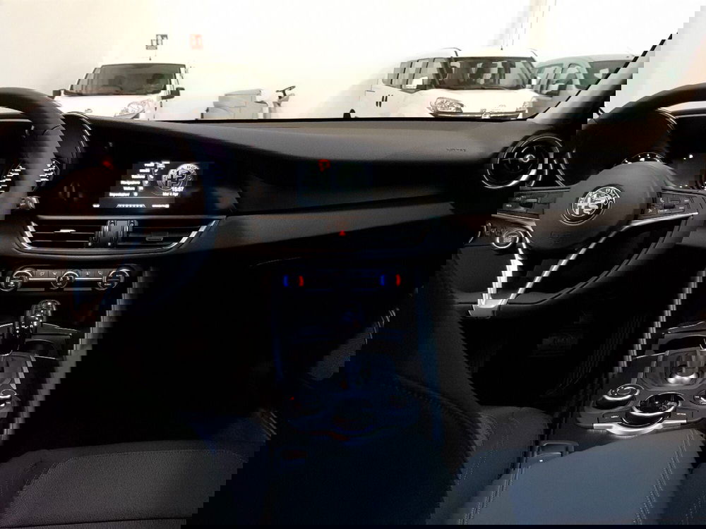 Alfa Romeo Giulia nuova a Agrigento (7)