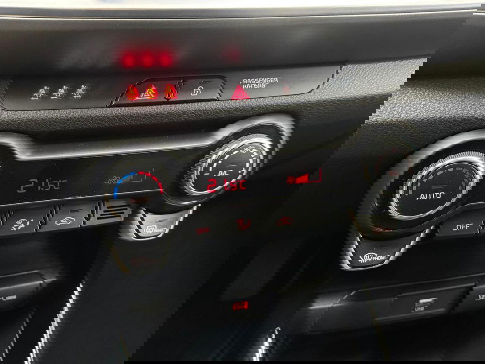 Kia Stonic usata a Como (17)