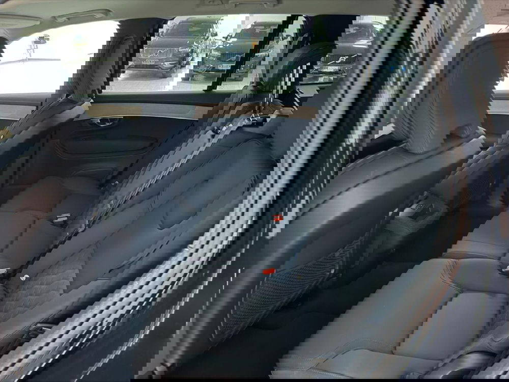 Volvo XC90 usata a Como (10)