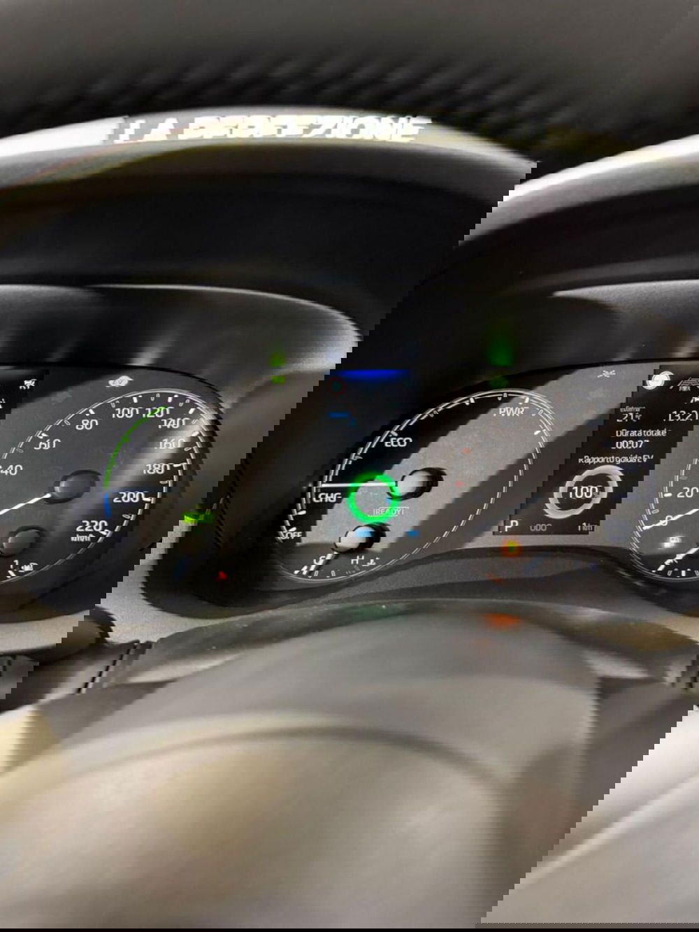 Mazda Mazda2 Hybrid nuova a Como (11)