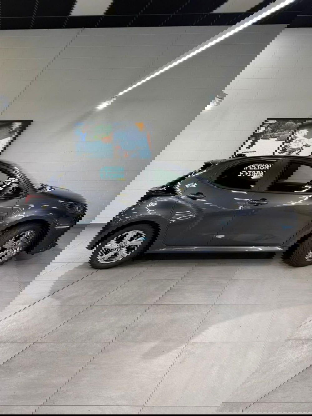 Mazda Mazda2 Hybrid nuova a Como (2)