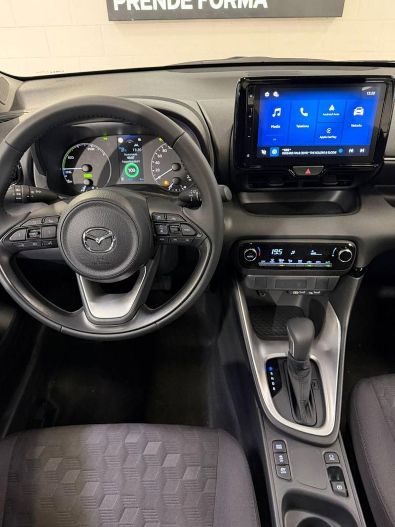 Mazda Mazda2 Hybrid nuova a Como (9)