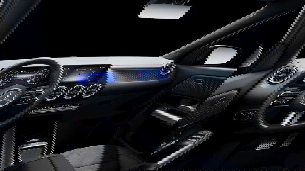 Mercedes-Benz EQA nuova a Milano (8)