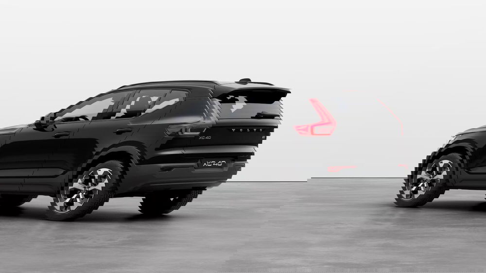 Volvo XC40 nuova a Como (2)