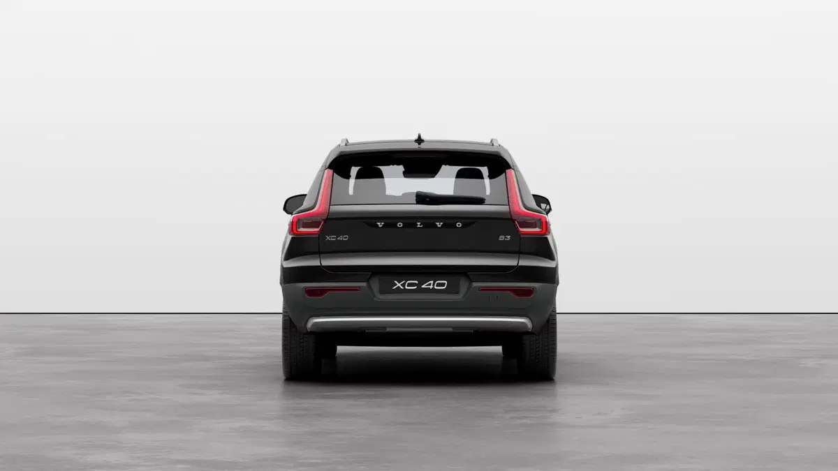 Volvo XC40 nuova a Como (4)