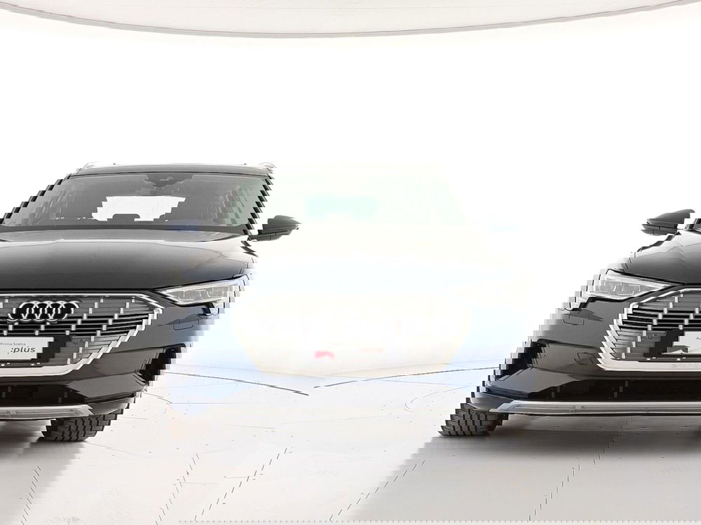 Audi e-tron usata a Alessandria (2)