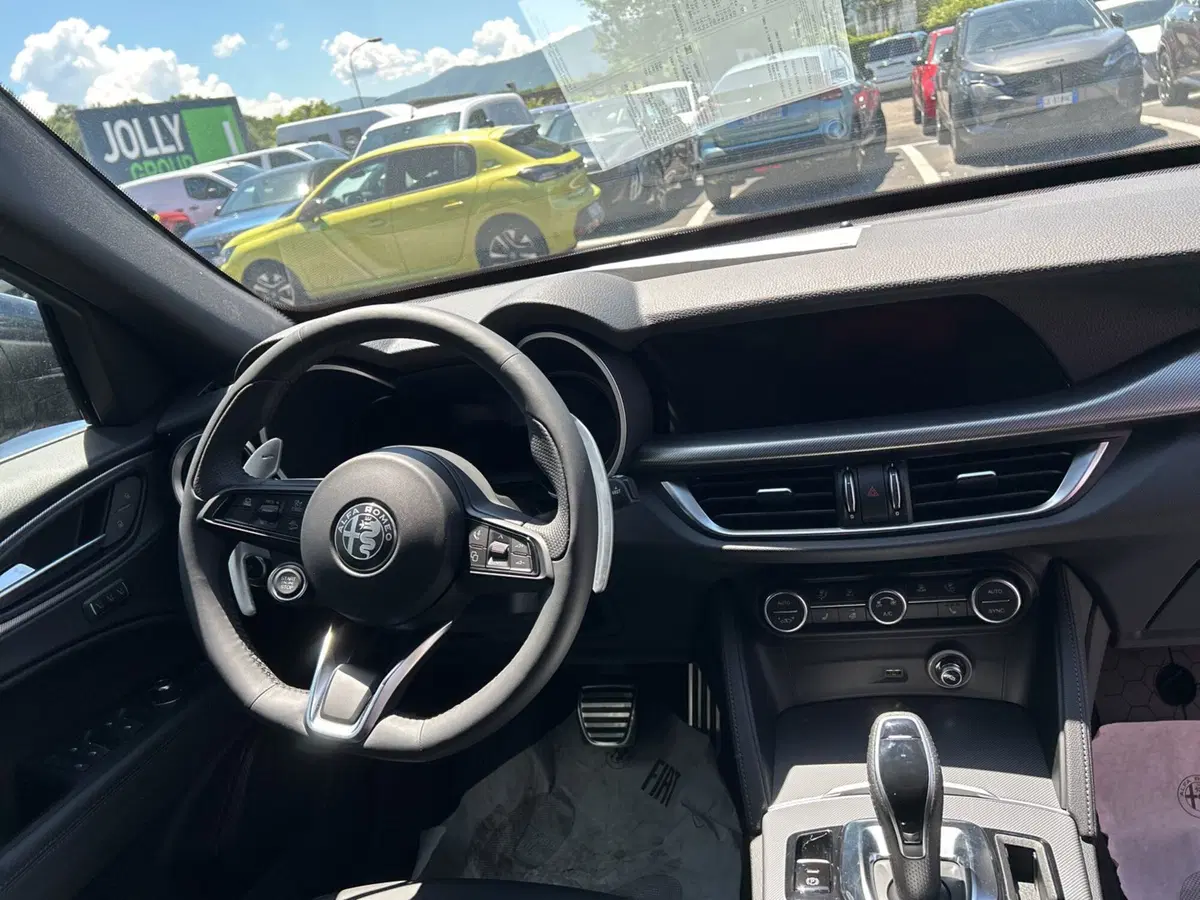 Alfa Romeo Stelvio nuova a Frosinone (7)