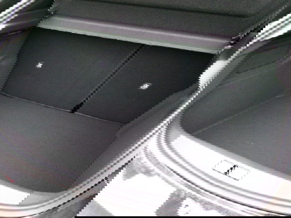 Opel Corsa nuova a Venezia (18)