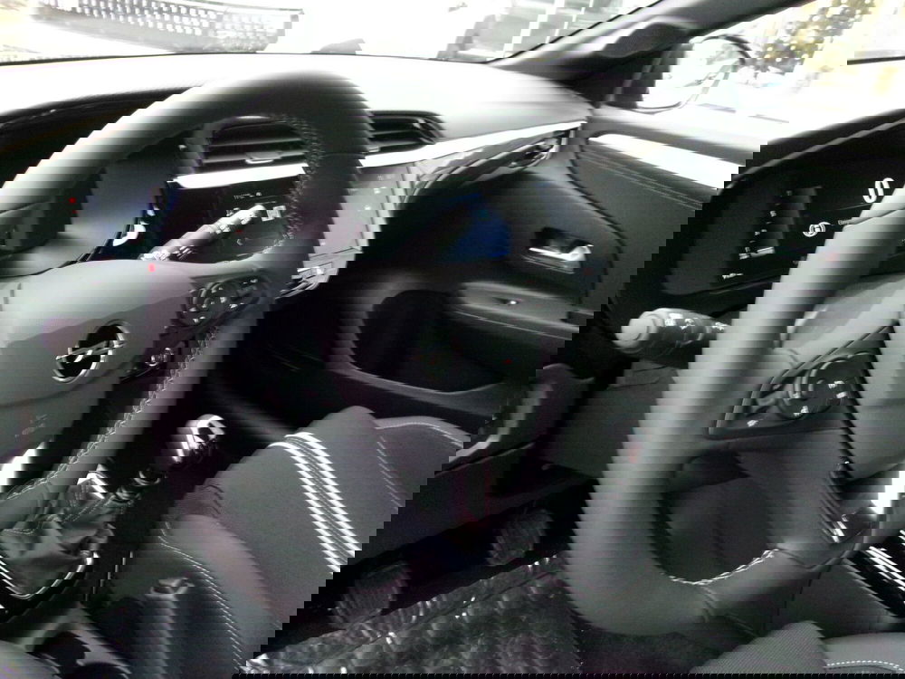 Opel Corsa nuova a Venezia (20)