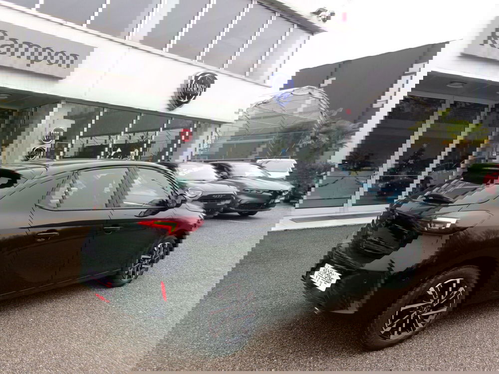 Opel Corsa nuova a Venezia (3)