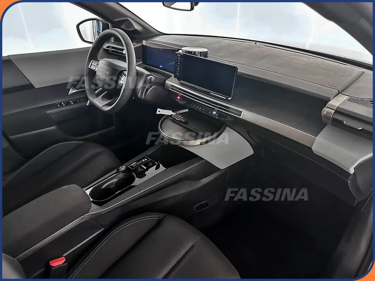Lancia Ypsilon usata a Milano (12)