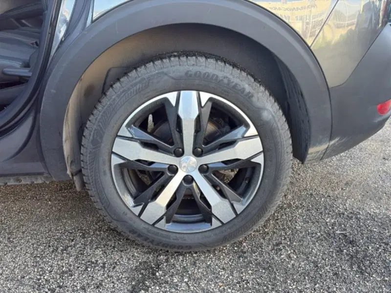 Peugeot 5008 usata a Foggia (10)
