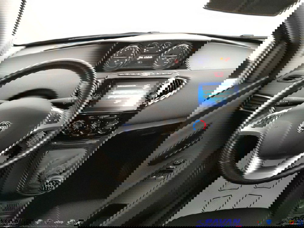 Lancia Ypsilon usata a Padova (14)