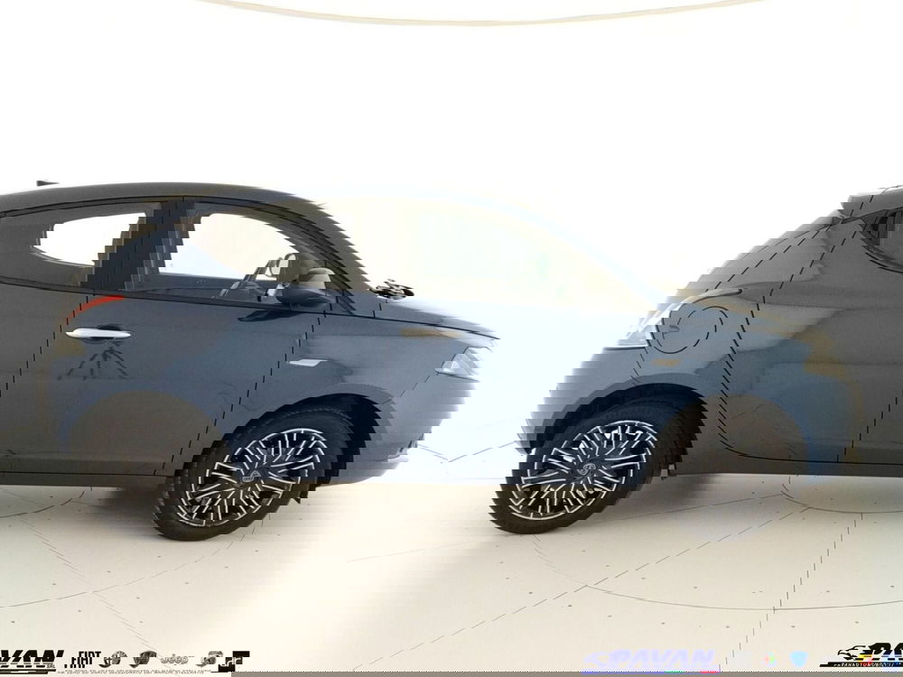 Lancia Ypsilon usata a Padova (4)