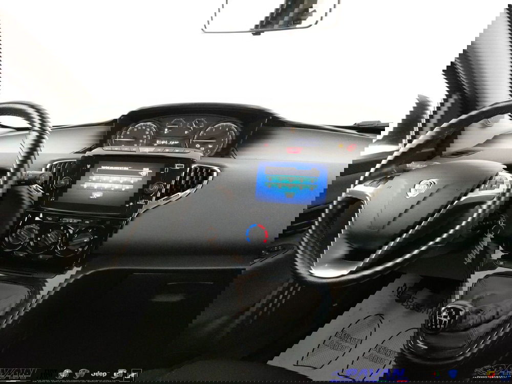 Lancia Ypsilon usata a Padova (9)