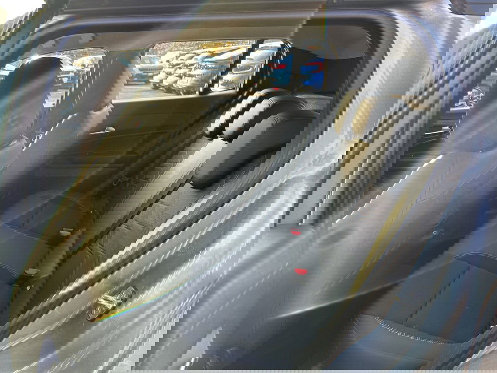 Jeep Avenger nuova a Roma (12)