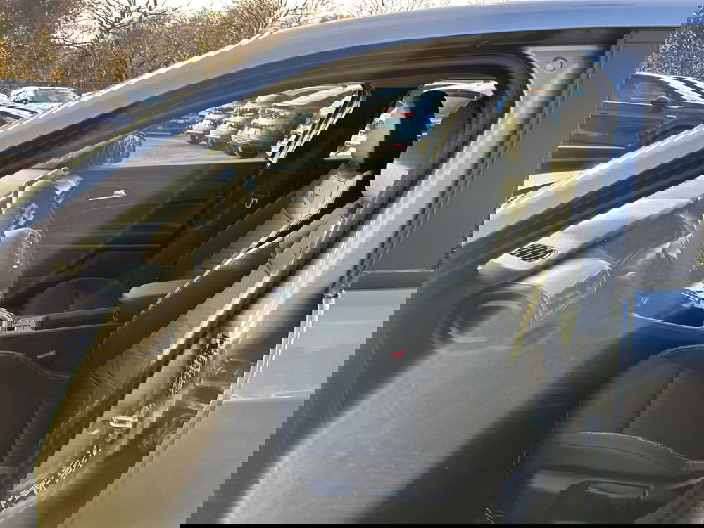 Jeep Avenger nuova a Roma (13)