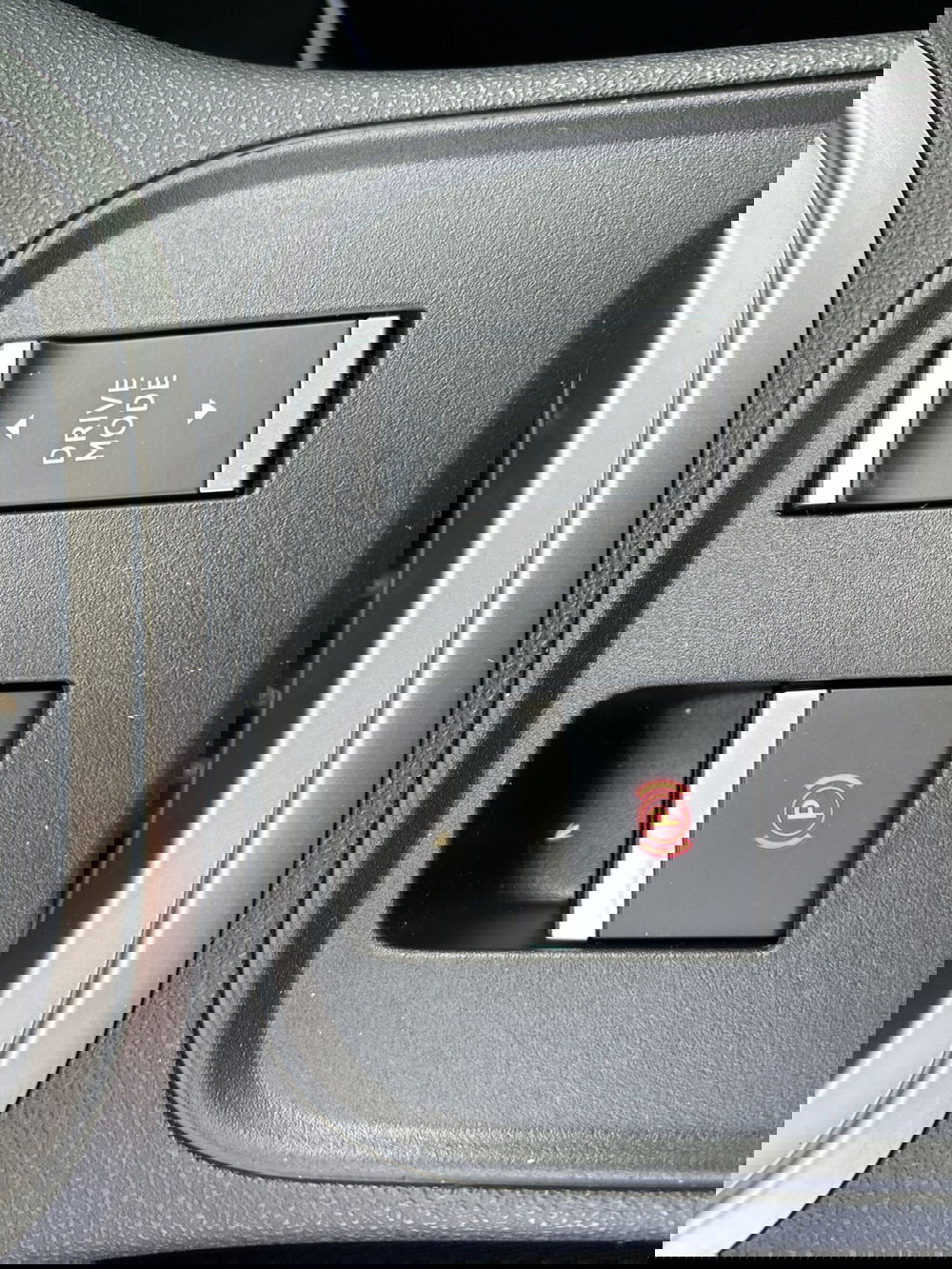 Jeep Avenger nuova a Roma (14)