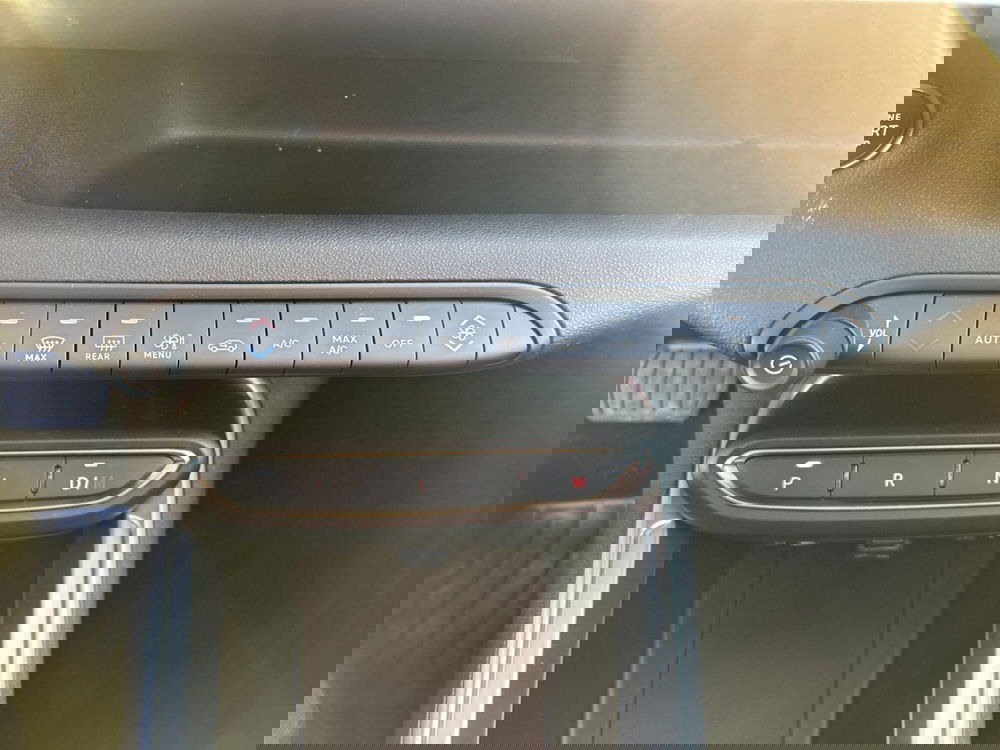 Jeep Avenger nuova a Roma (18)