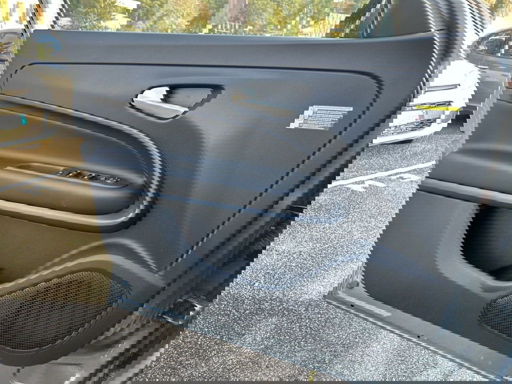 Jeep Avenger nuova a Roma (20)