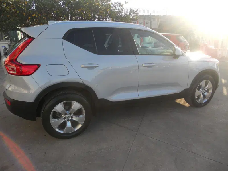 Volvo XC40 usata a Caserta (6)