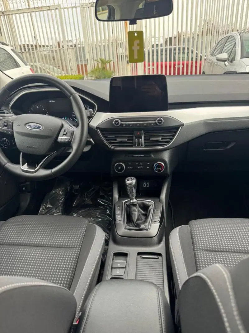 Ford Focus Station Wagon usata a Caserta (8)